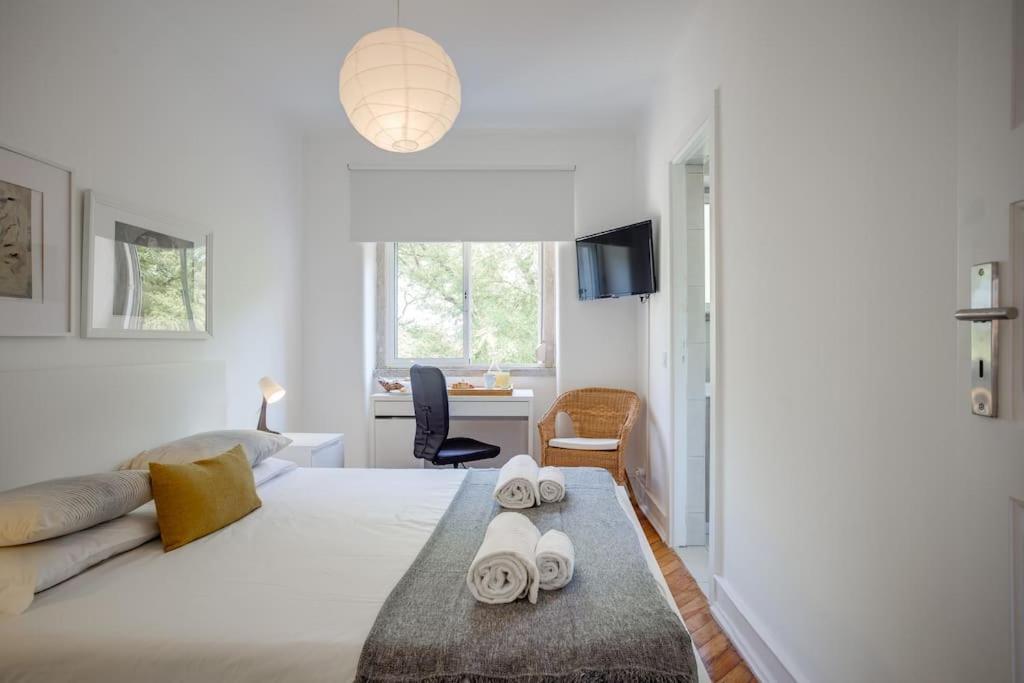 Spacious Tailor Made Flat In Areeiro *