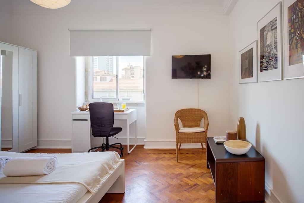 Apartment Spacious Tailor Made Flat In Areeiro *