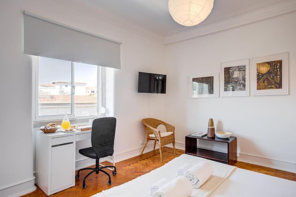 Spacious Tailor Made Flat In Areeiro Apartment Lisbon