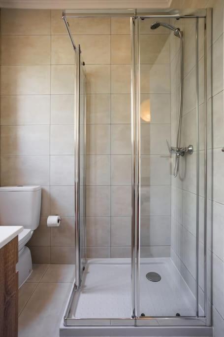 Spacious Tailor Made Flat In Areeiro Apartment Lisbon
