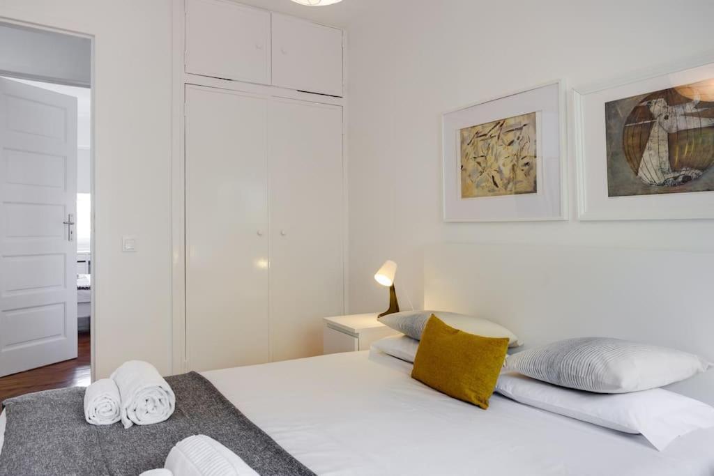 Spacious Tailor Made Flat In Areeiro * Lisbon