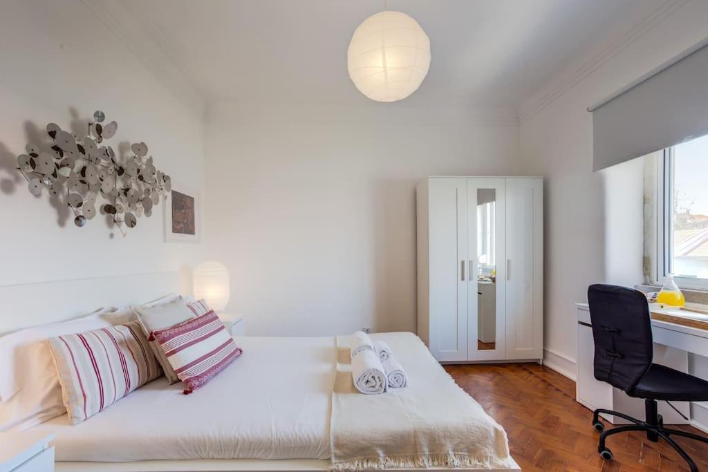 Spacious Tailor Made Flat In Areeiro Apartment *